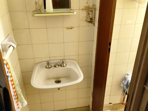 LOCAL COMERCIAL DE 40 MTS UBICADO EN CENTRO COMERCIAL DE MATADEROS IDEAL VARIOS RUBROS