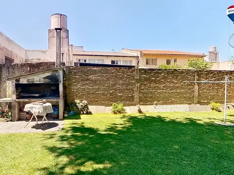 Casa 5 ambientes con 2 baños