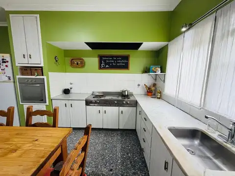 Depto Tipo Casa en Venta en Temperley, USD 115.000