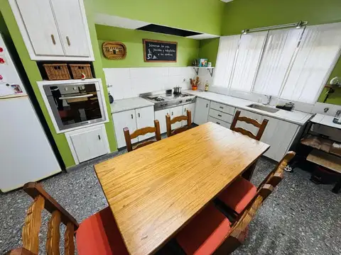 Depto Tipo Casa 5 ambientes con 2 baños