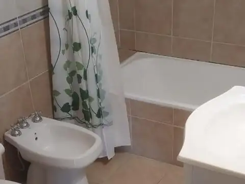 Departamento en Alquiler en Caseros, $ 400.000