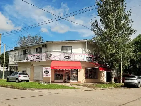 Venta en bloque: 2 locales comerciales + 5 PH