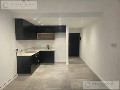 Oficina Monoambiente en alquiler con balcón en zona Tribunales.