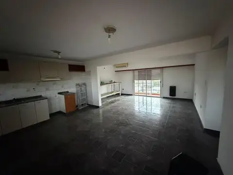 Galpon en Venta 43  mts Fondo