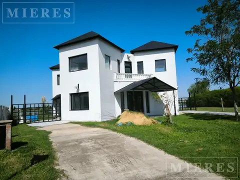 Casa en venta sobre lote a la laguna area 9 San Sebastian