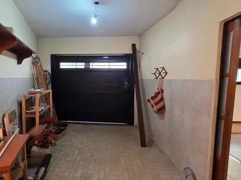 VENTA Parque Chacabuco CASA 3dorm. cochera terraza