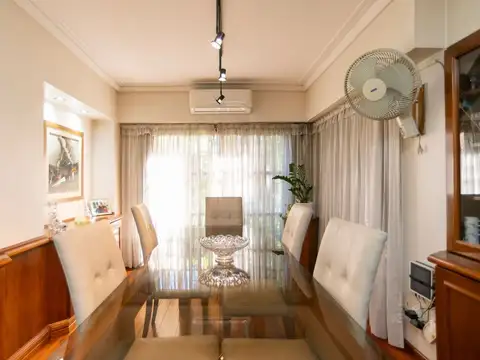 CASA 4 DORMITORIOS EN VENTA BERNAL