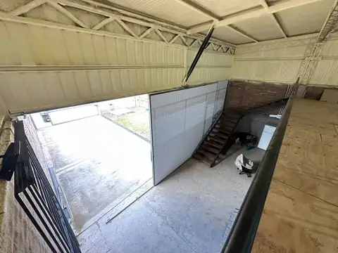 Galpon en Venta 10  mts Frente