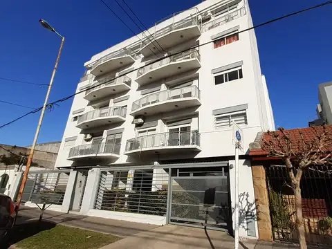 EXC. DEPTO 2 DORM 2 BAÑS COC SEP AMPL LIV AL FTE BALC Y COCH