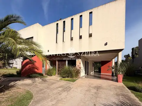 Casa 5 ambientes en venta Barrio Privado Weston