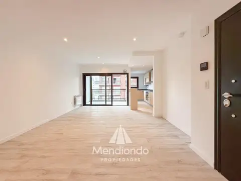Semipiso 3 amb al frente con Balcón terraza y COCHERA - Plaza Mitre