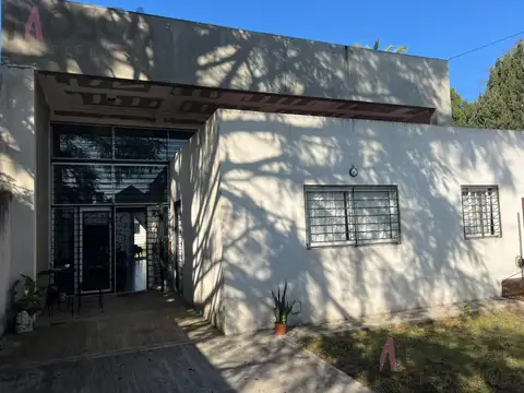 Vendo salón  en Moreno centro gran terreno
