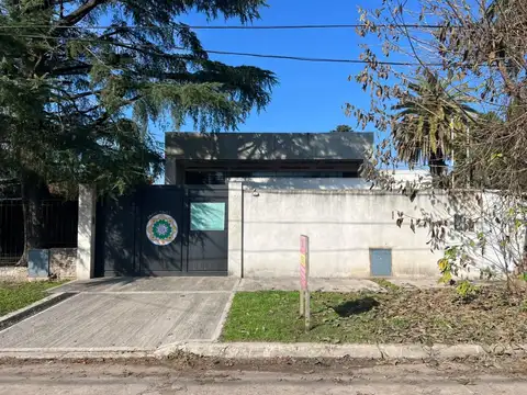 Casa 6 ambientes con 1 baño