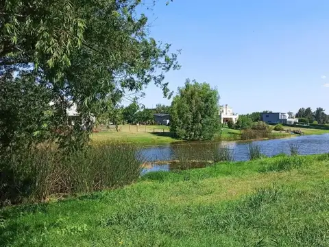 Lote en venta - Barrio  El Cazal - Parque Naútico