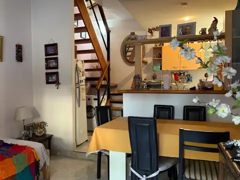 Depto Tipo Casa en Venta de 3 ambientes