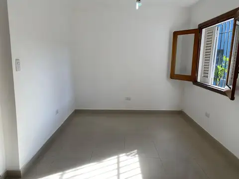 Casa 4 ambientes-financ propia- Haedo