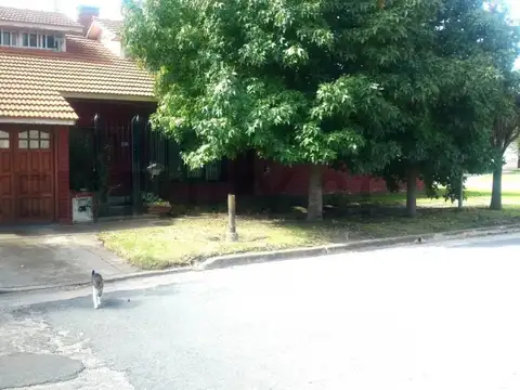 VENTA CHALET 4 AMBIENTES MAR DEL PLATA  PUNTA MOGOTES CON COCHERA