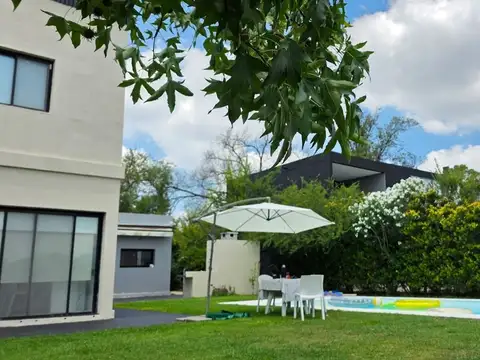 Casa en Alquiler de 3 dormitorios