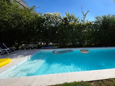 Casa 5 ambientes con 3 baños