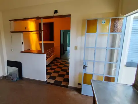 Depto Tipo Casa 4 ambientes con 2 baños
