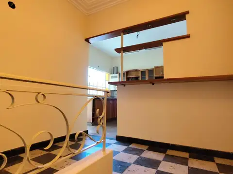 PH Tipo Casa de 4 Ambientes en ALQUILER
