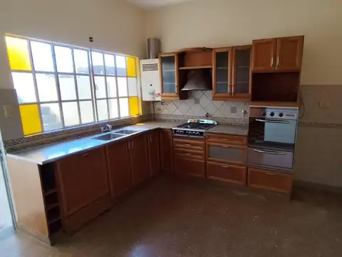 Depto Tipo Casa en Alquiler de 4 ambientes