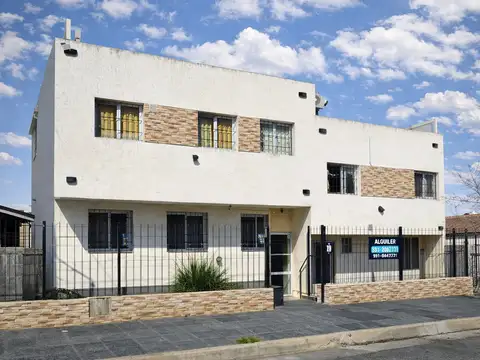 LINDO DEPARTAMENTO EN VENTA EN VILLA CARLOS PAZ, EDIFICIO RÍO DE JANEIRO, 1 DORMITORIO CON PATIO PROPIO. COCHERA