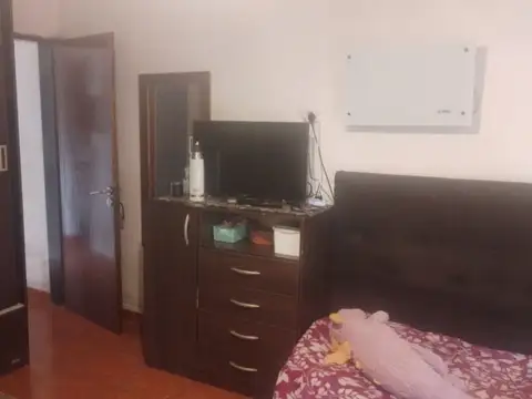 VENTA CASA 3 AMBIENTES PATIO Y COCHERA LANUS
