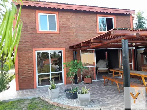 Casa en venta - 5 Dormitorios 3 Baños - 800Mts2 - General Alvear