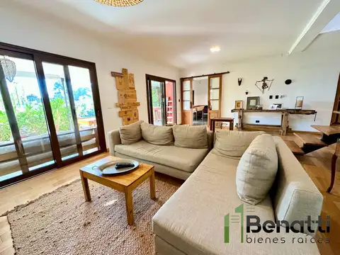 Casa 4 ambientes con 3 baños