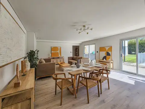 VENTA - CASA 3 DORMITORIOS Y PILETA - MIRAFLORES FUNES