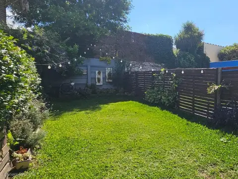 Casa en Alquiler con 1 cochera