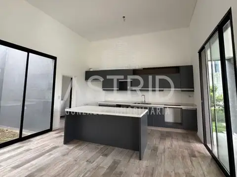 Casa 4 ambientes con 4 baños
