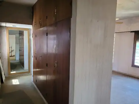 Casa 5 ambientes con 4 baños