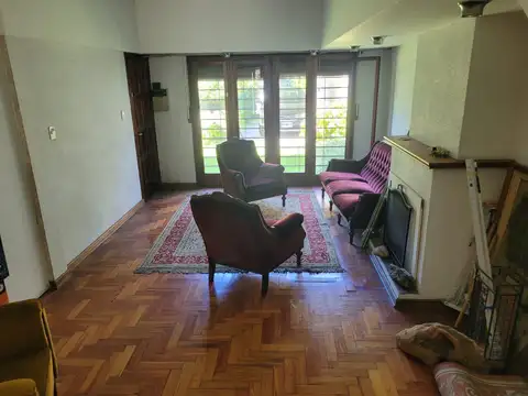 Casa 5 ambientes con 4 baños