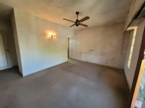 Venta - Casa Familiar con gran espacio para autos!