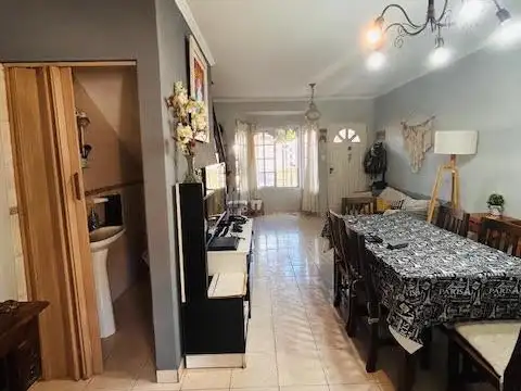 Casa 3 ambientes con 1 baño