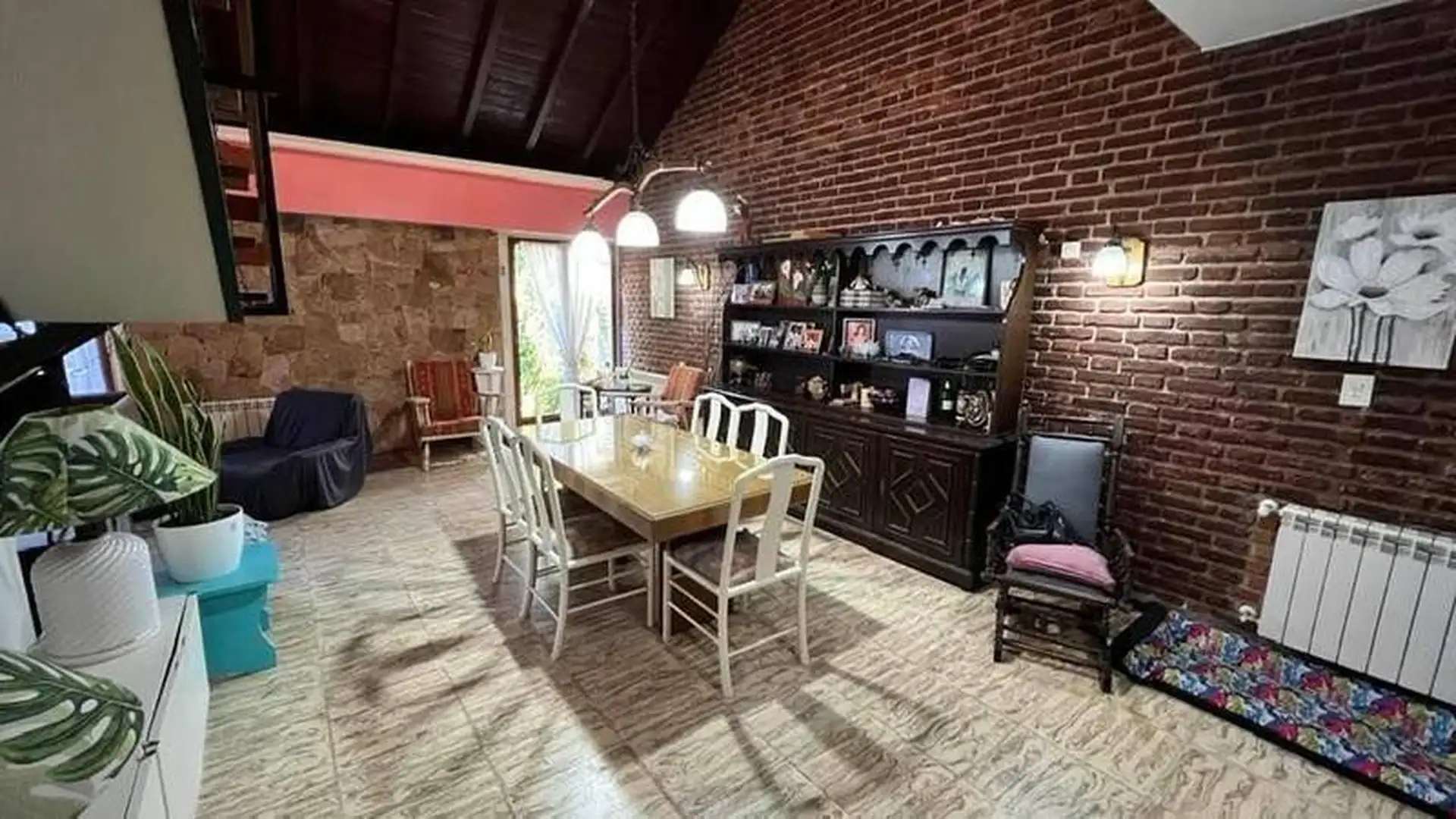 Chalet 5 ambientes con quincho
