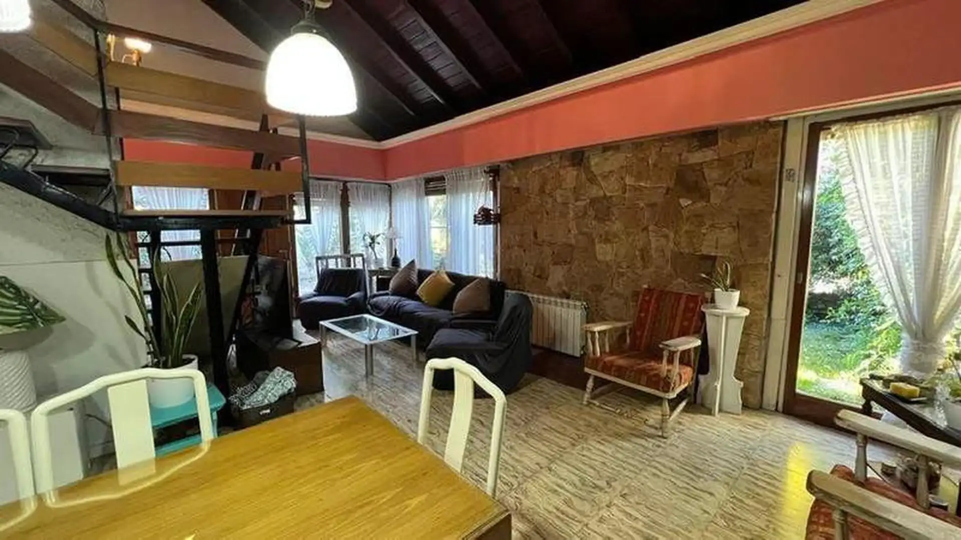 Chalet 5 ambientes con quincho