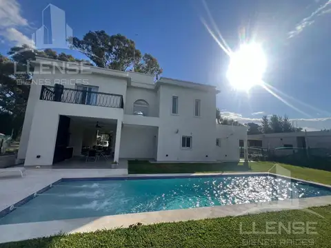 Casa 4 Ambientes en venta - opcional extra muebles - APTA CREDITO Barrio la Candida