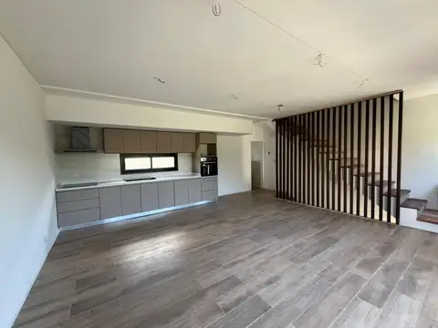 Hermoso triplex 4 ambientes, a estrenar, a mts de Amarras