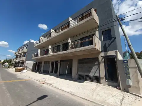 Hermoso triplex 4 ambientes, a estrenar, a mts de Amarras