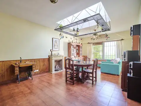 Casa 6 ambientes con 3 baños