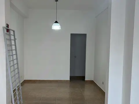 Local en Alquiler en Munro, $ 600.000