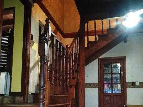 Casa en Venta con 3 cocheras