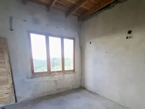 Lote con chalet a terminar en Miramar. Barrio Parquemar
