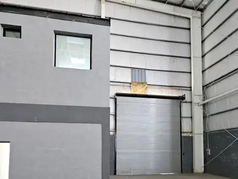 Galpon en Alquiler 107  mts Fondo