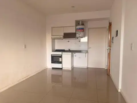 Monoambiente ideal con amplio balcón y cocina separada