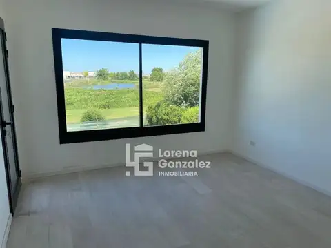 Casa 5 ambientes con 4 baños
