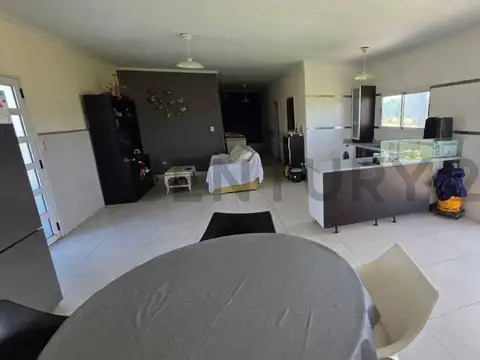 Oficina 4 ambientes con 2 baños